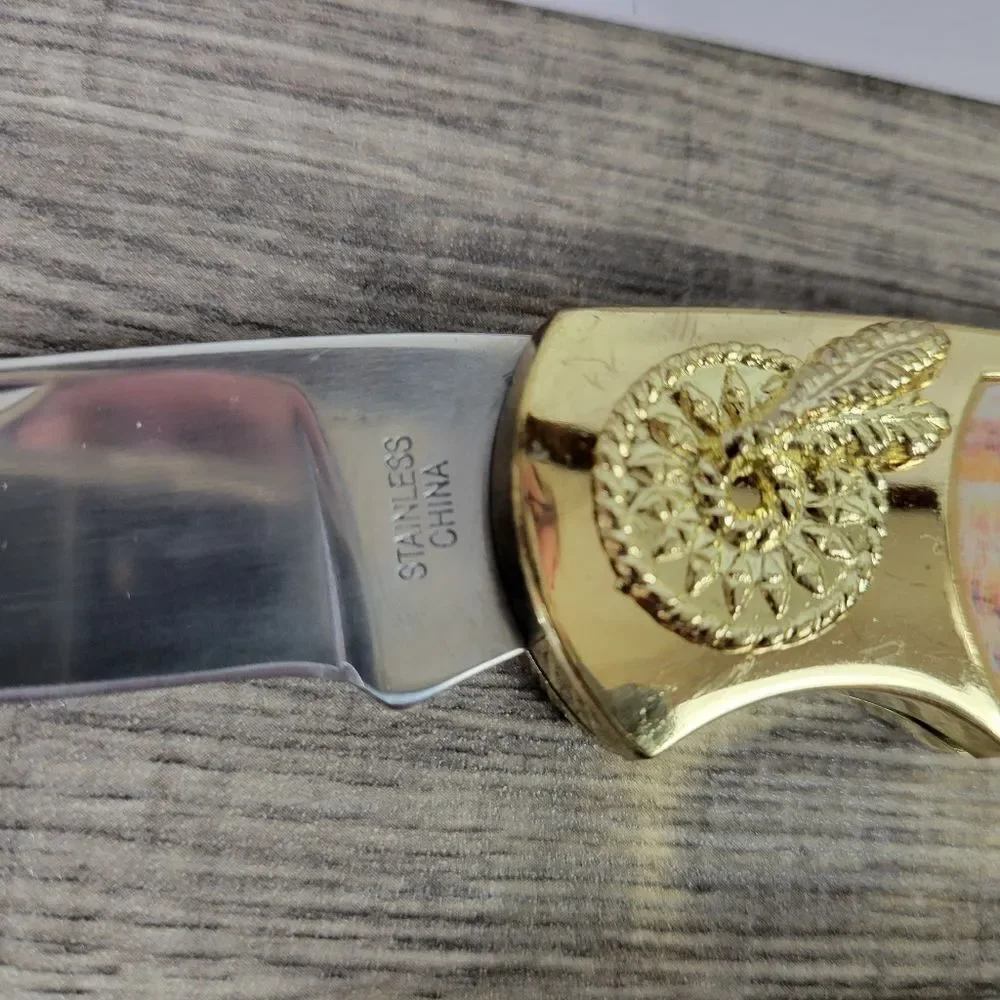 Decorative Folding Knife‎ and Keychain Set with Decorative Tin